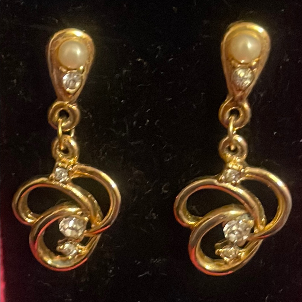 Elegant Gold Dangle Earrings